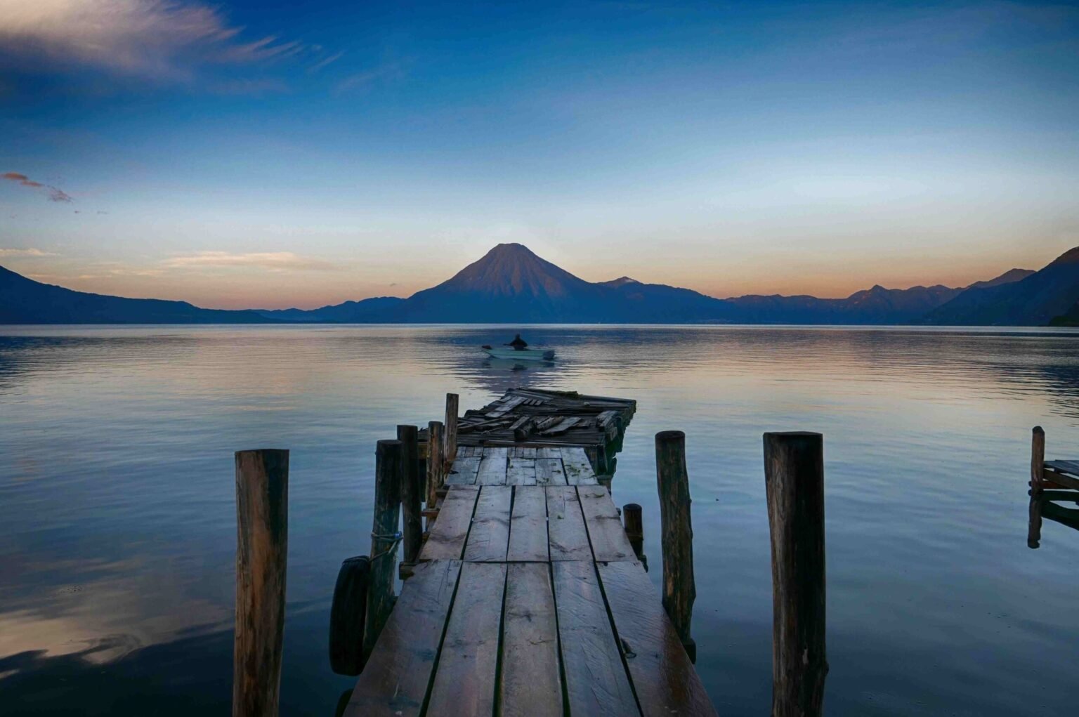 Guatemala - Lago y Volcán Atitlán